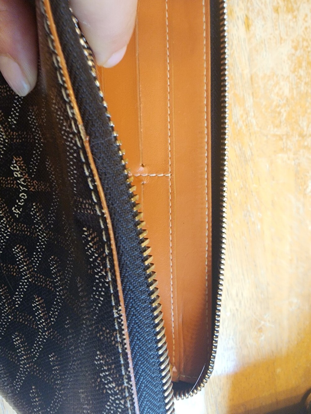 Goyard Matignon GM Wallet in Black and Tan Goyardine canvas with brown leather - Picture 16 of 16